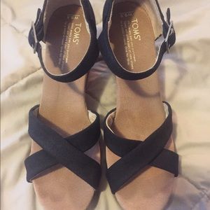 TOMS wedges