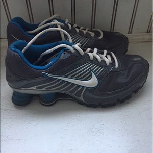 Nike shox size 7.5
