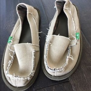 Sanuk tan loafers