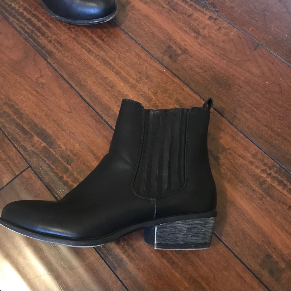 Booties - Picture 3 of 4