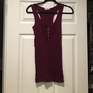 maroon tank top