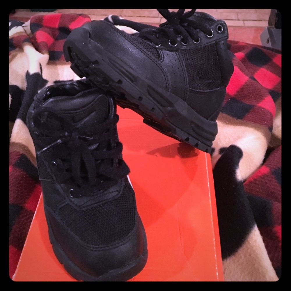 Nike ACG boots for toddlers