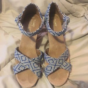 TOMS wedges
