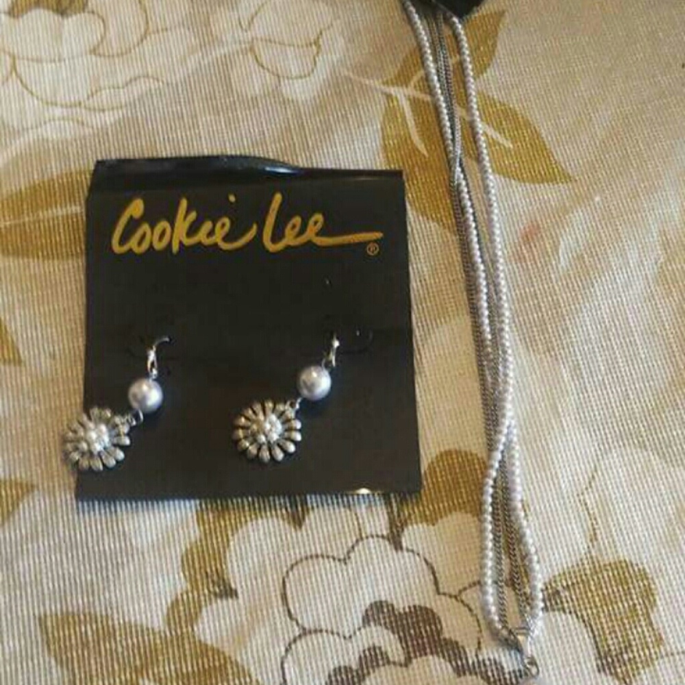 Earrings matching Necklace