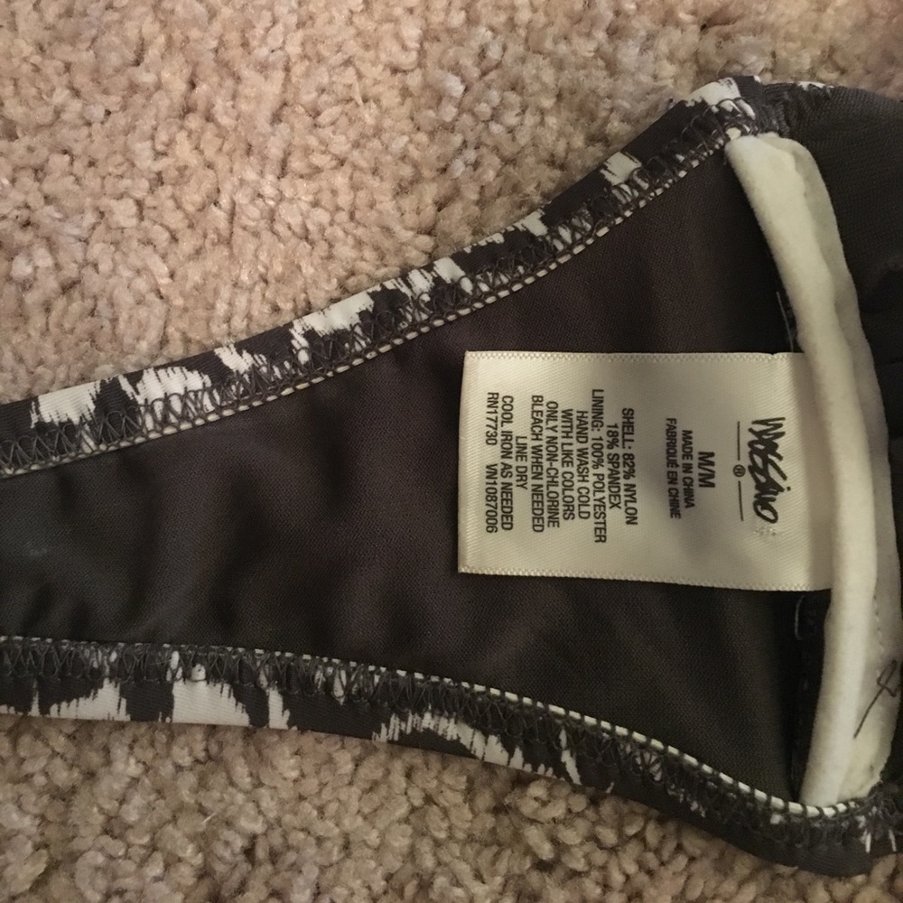 Bathing suit - Picture 3 of 4