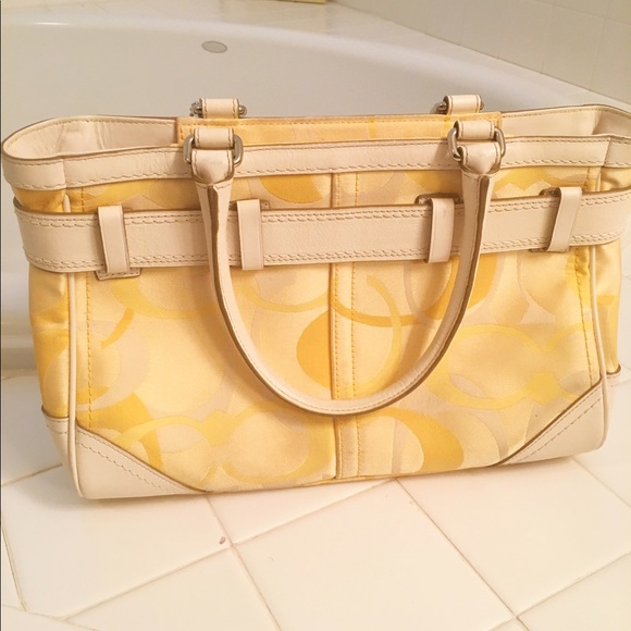 Yellow authentic COACH purse! Great condition! - Picture 2 of 4