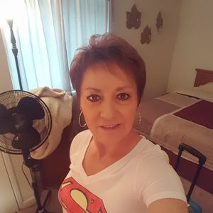 Meet your Posher, Dina