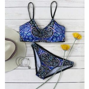 CUTE TROPICAL BIKINI