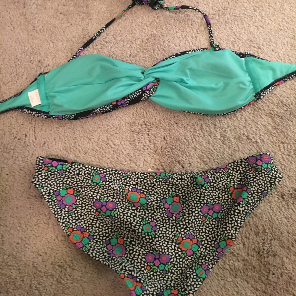 Bathing suit - Picture 3 of 4