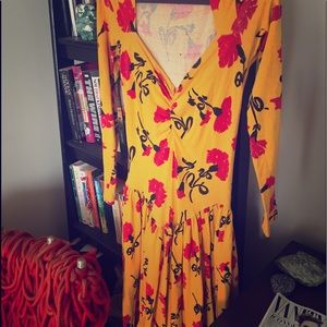 Betsy Johnson 80s yellow pattern dress fits s,m,l