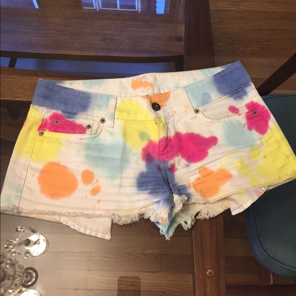 Color splattered Denim frayed short shorts