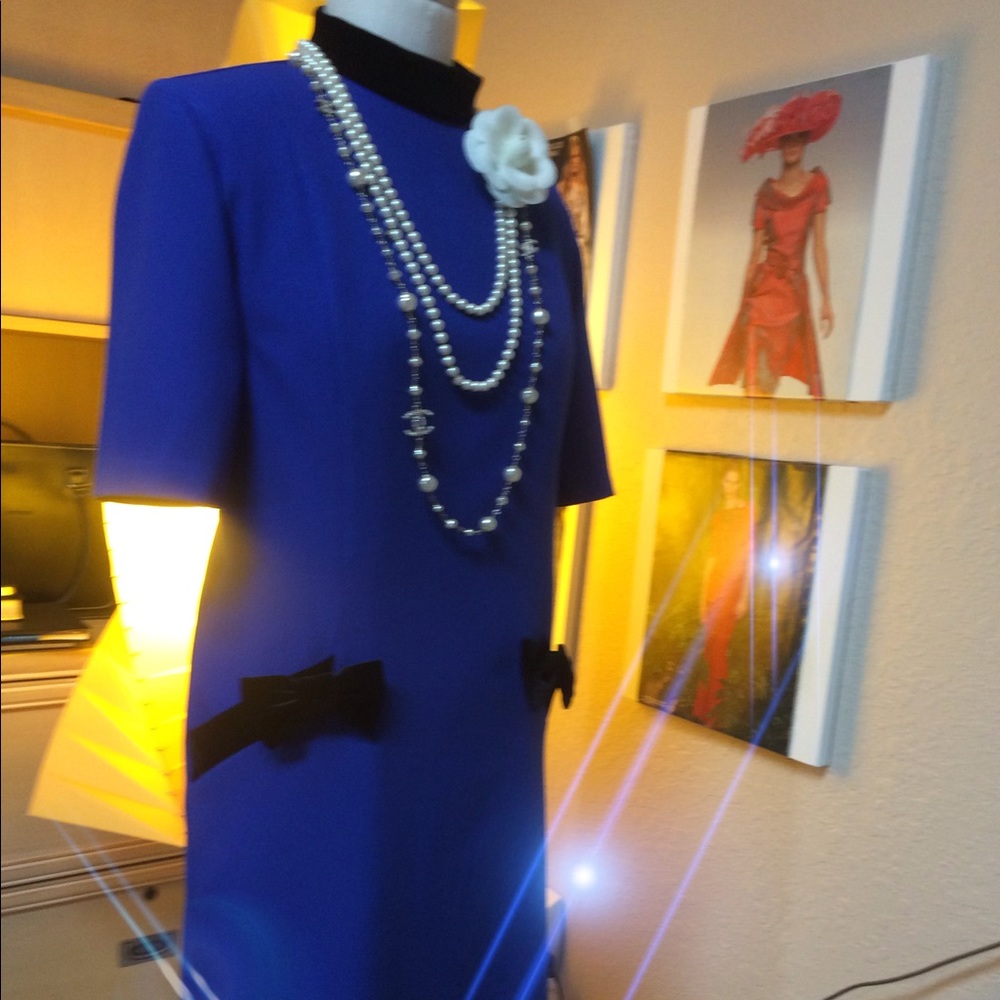 Classic and chic dress!...