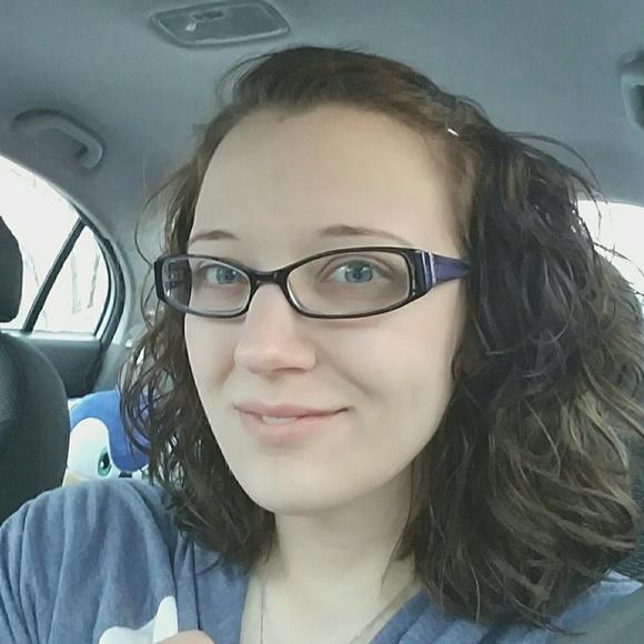 Meet Posher Amanda - Picture 2 of 5