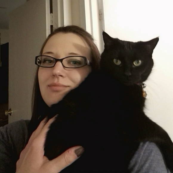 Meet Posher Amanda - Picture 1 of 5