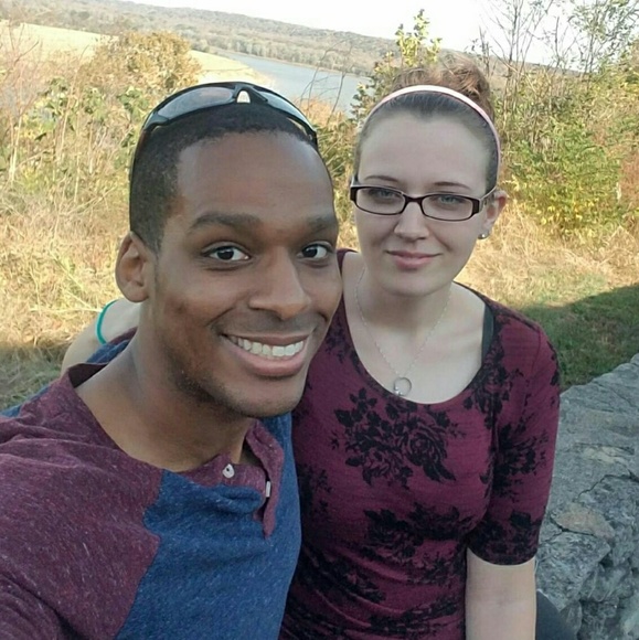 Meet Posher Amanda - Picture 5 of 5