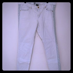 Baby blue embroidered strechy jeggings