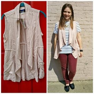 NWT size Medium Francesca's blush cargo vest