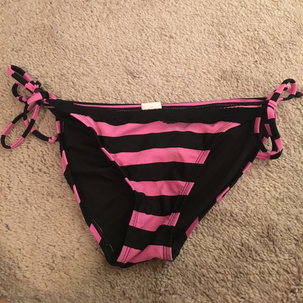 Bathing suit bottoms