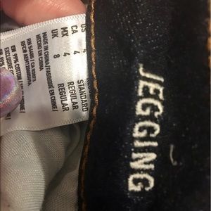 American eagle ripped jeans, skinny leg size-4