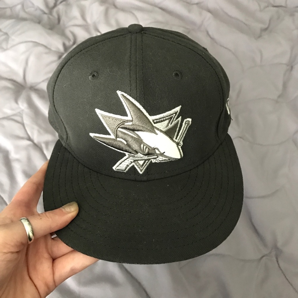 NEW Sharks hat 7 1/2