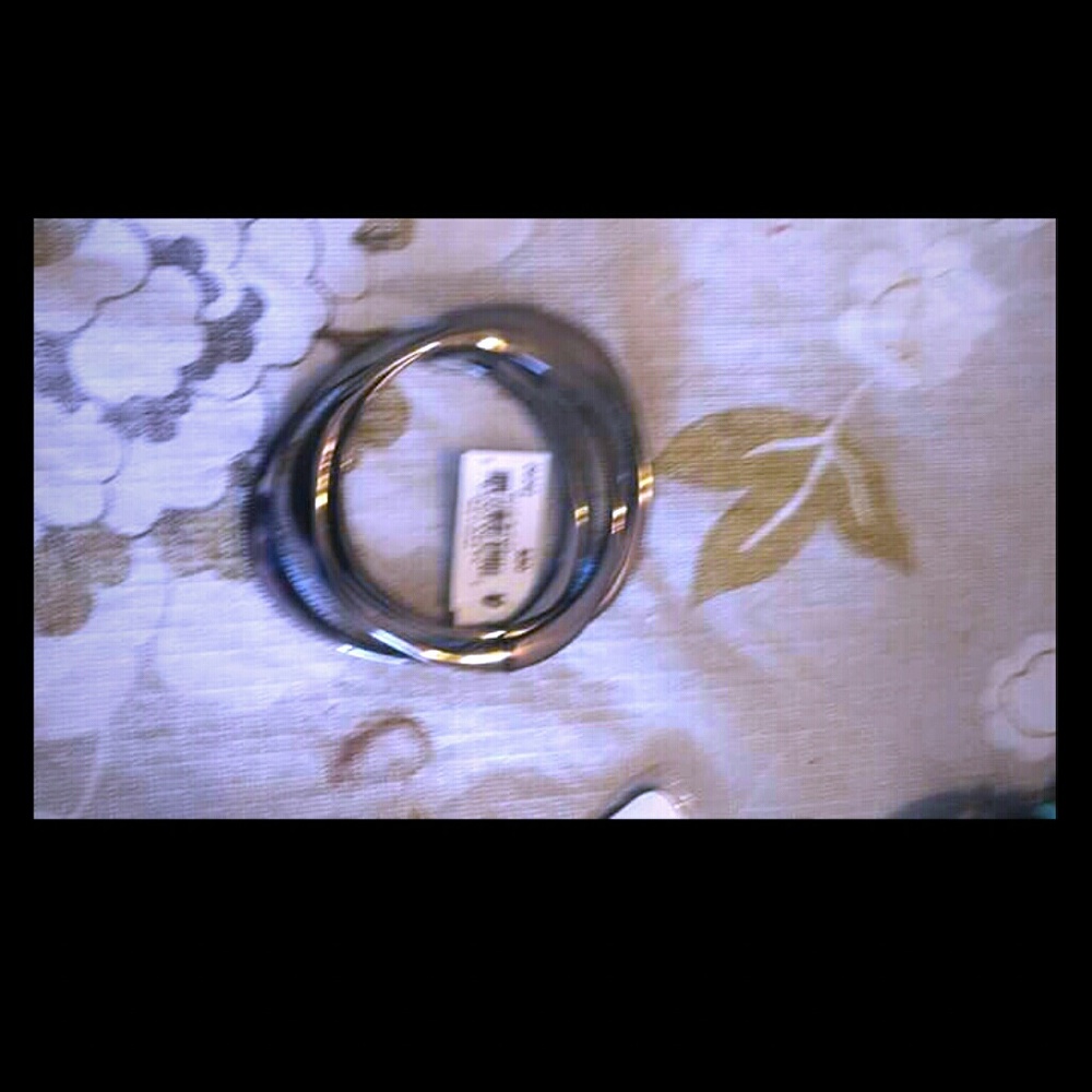 Bangle bracelet