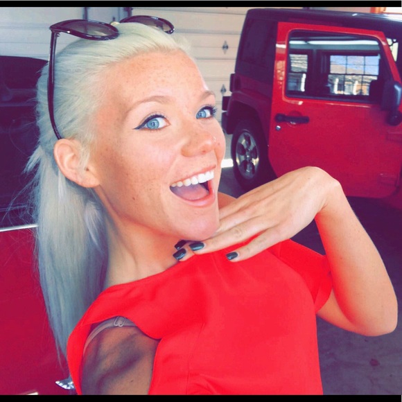 Meet your Posher, Caroline - Picture 2 of 2