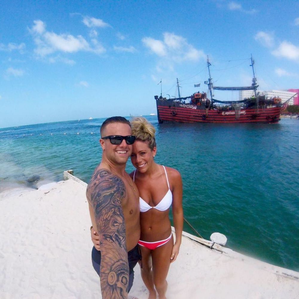 Meet your Posher, Casandra