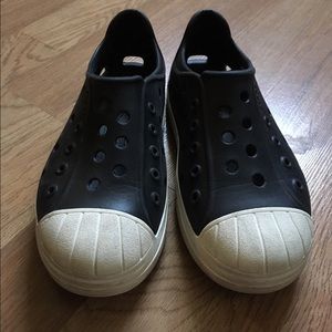 Crocs unisex size 1-2