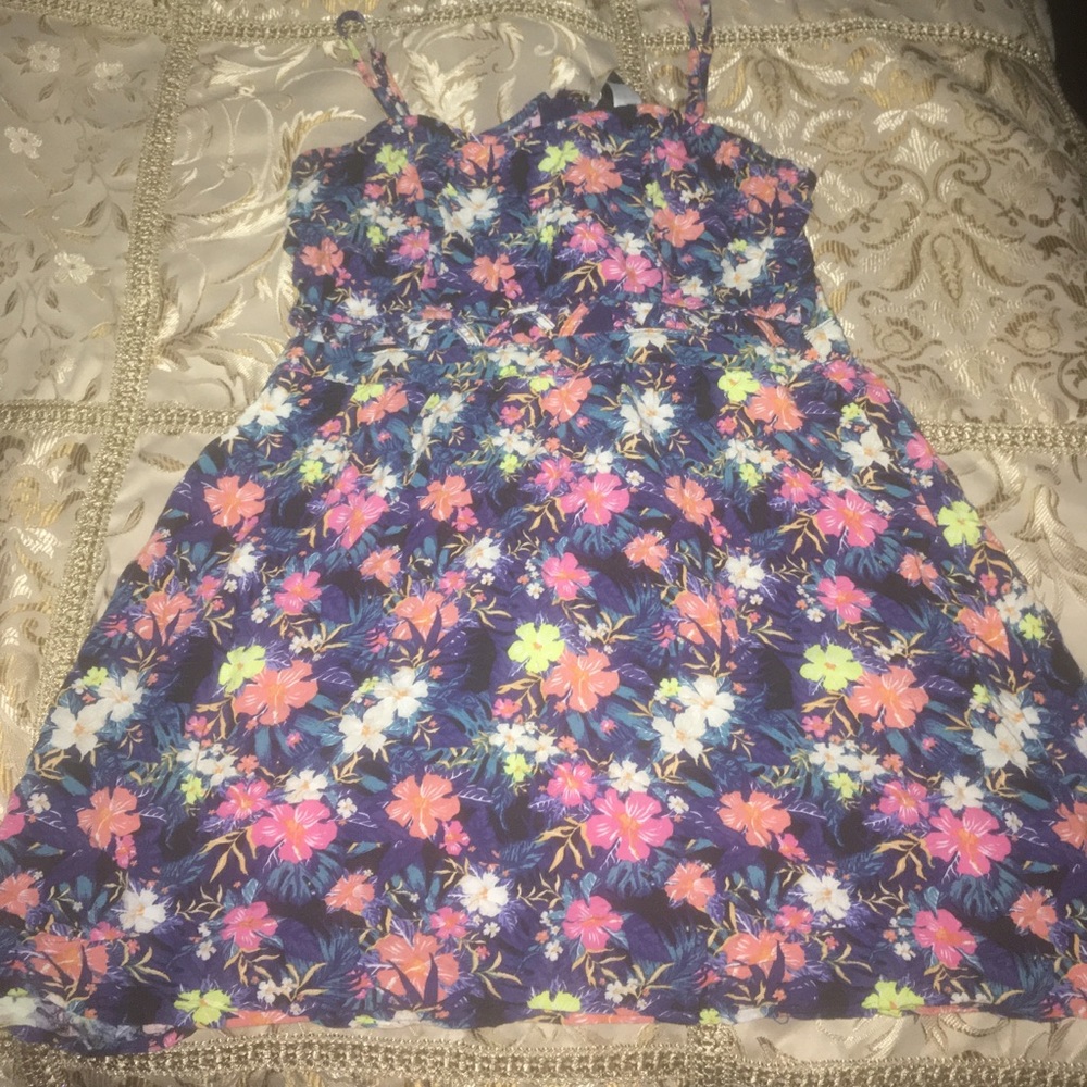 This is a dress from H & M