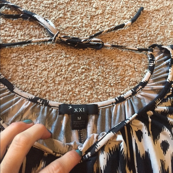 XXI boutique top size medium super soft Blouse - Picture 2 of 4