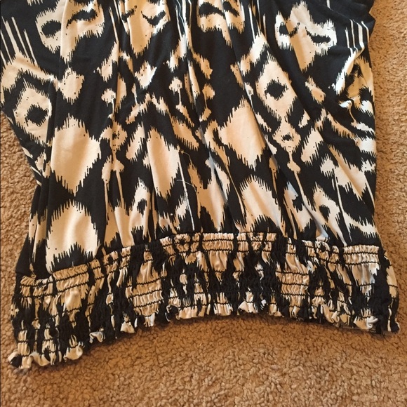 XXI boutique top size medium super soft Blouse - Picture 4 of 4