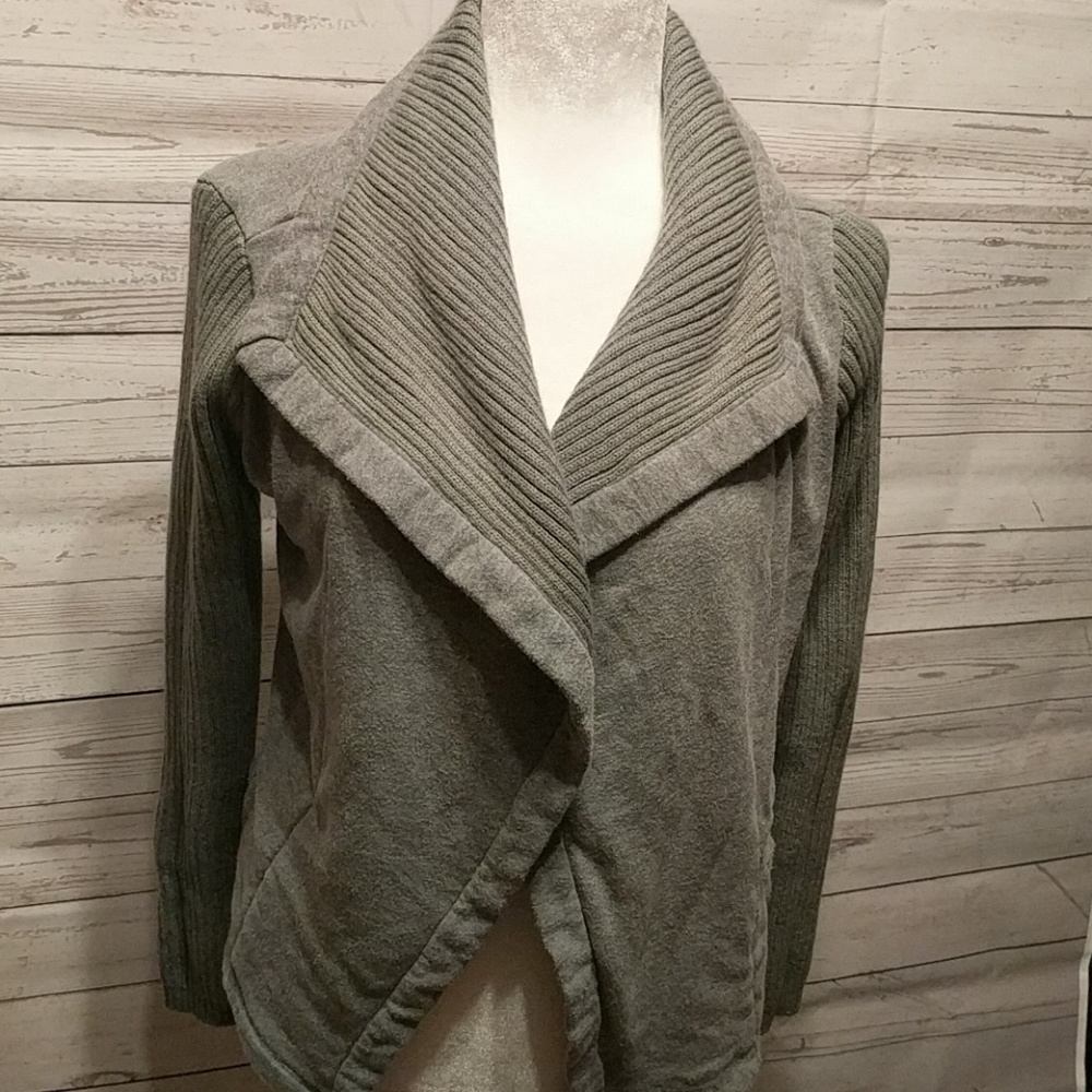Sonoma grey sweater size small