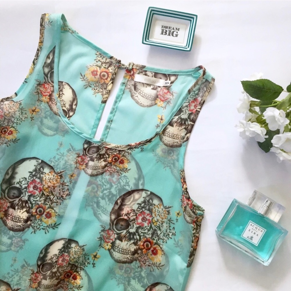 Sheer high low LF skull top