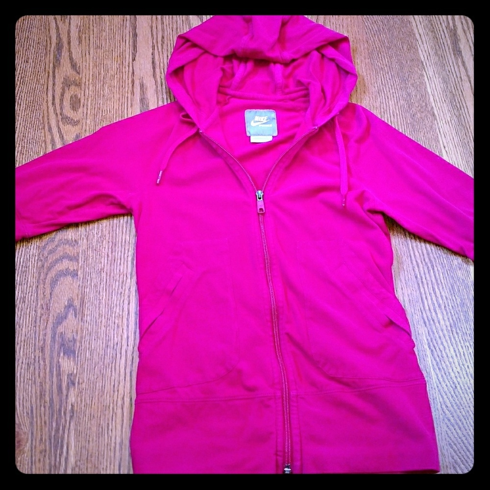 Nike - Pink elbow length sleeved zip up.