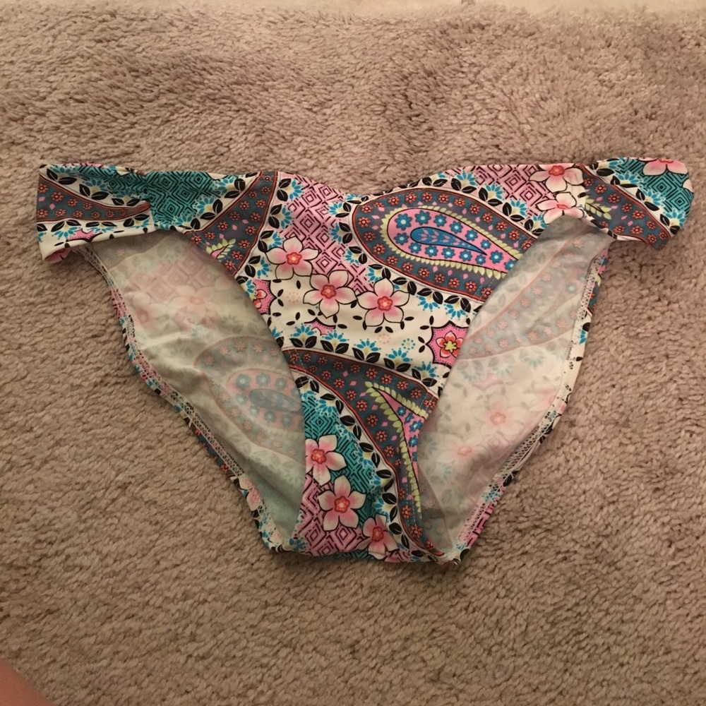 Bathing suit bottoms