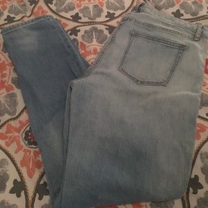 Gap Curvy Skinny jeans. Worn once! Fun, light wash