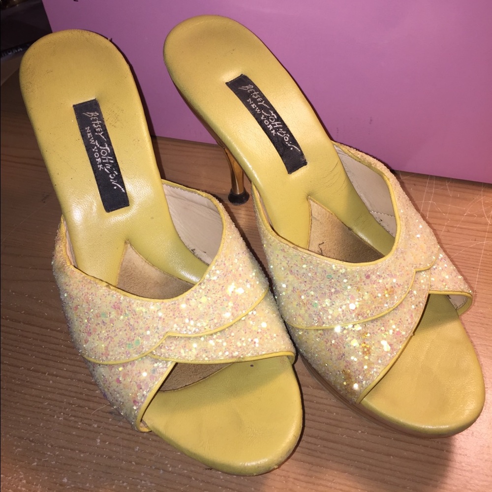 BETSEY JOHNSON YELLOW SPARKLE HEELS