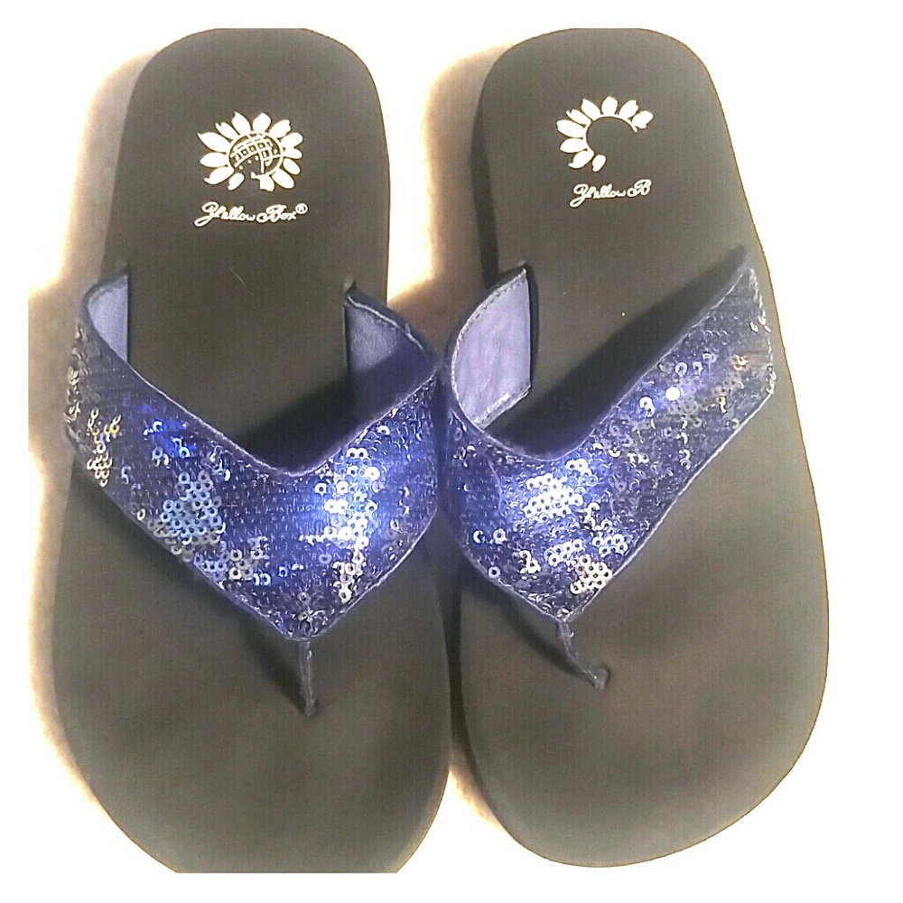 Yellow Box flip flops size 7 gator blue