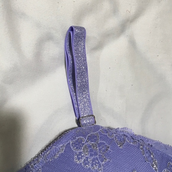 Victoria's Secret Limited Edition Bra - Picture 2 of 3
