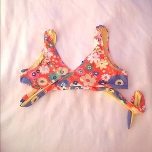BRAND NEW Wrap floral bikini top!