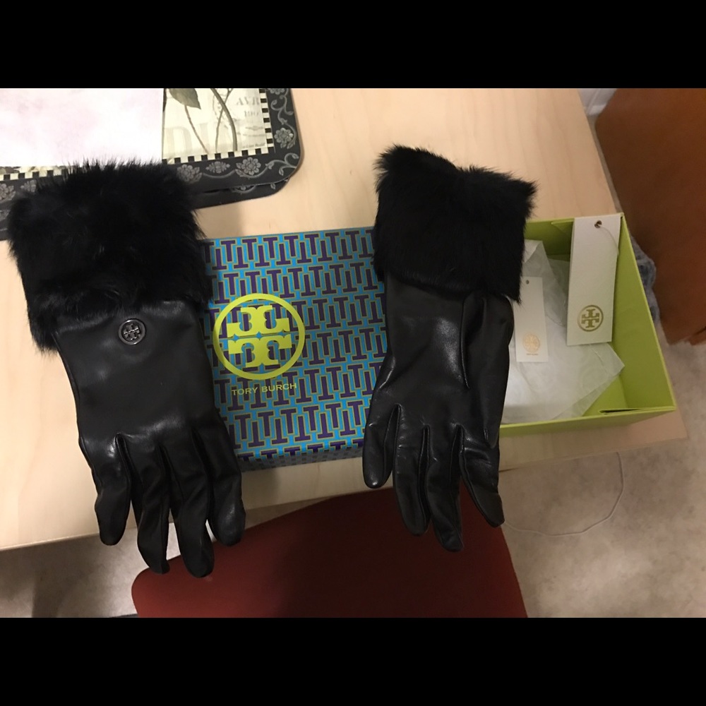 Fur leather gloves