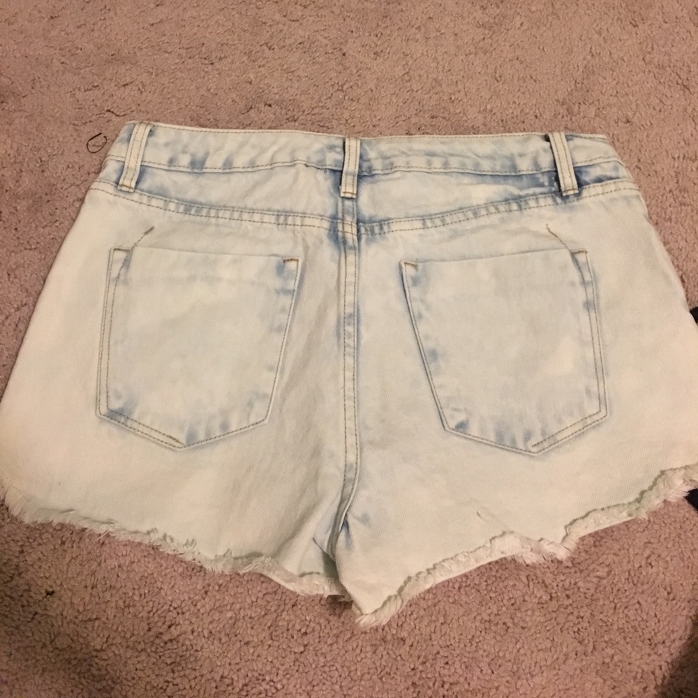 Shorts - Picture 2 of 3