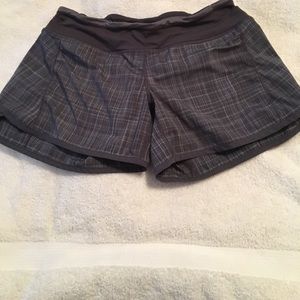 Size 6 lululemon shorts