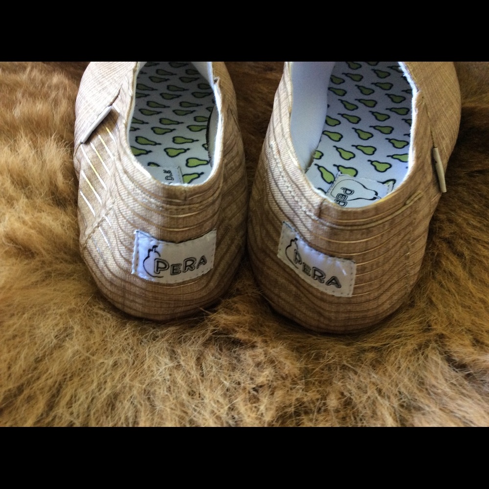 Shoe - Picture 3 of 3