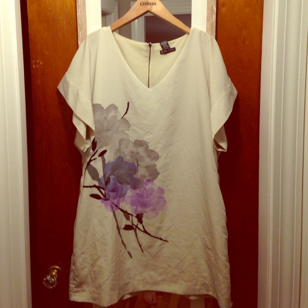 NY&co. Tunic top