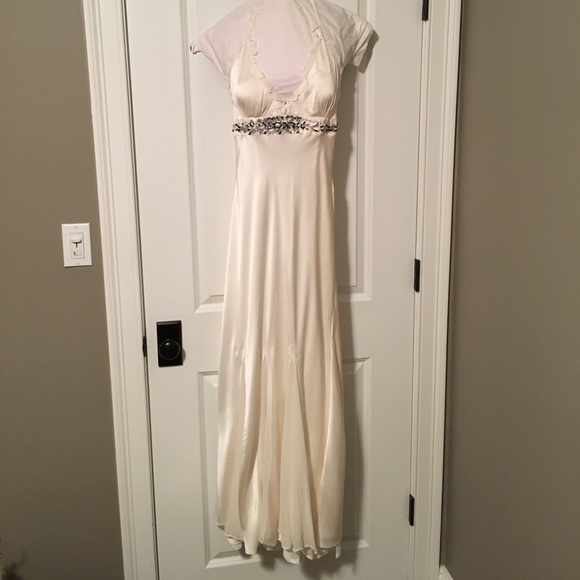 Niteline white silk gown, Size 4, worn only once. - Picture 2 of 8