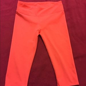 Fabletics crop Capri - small