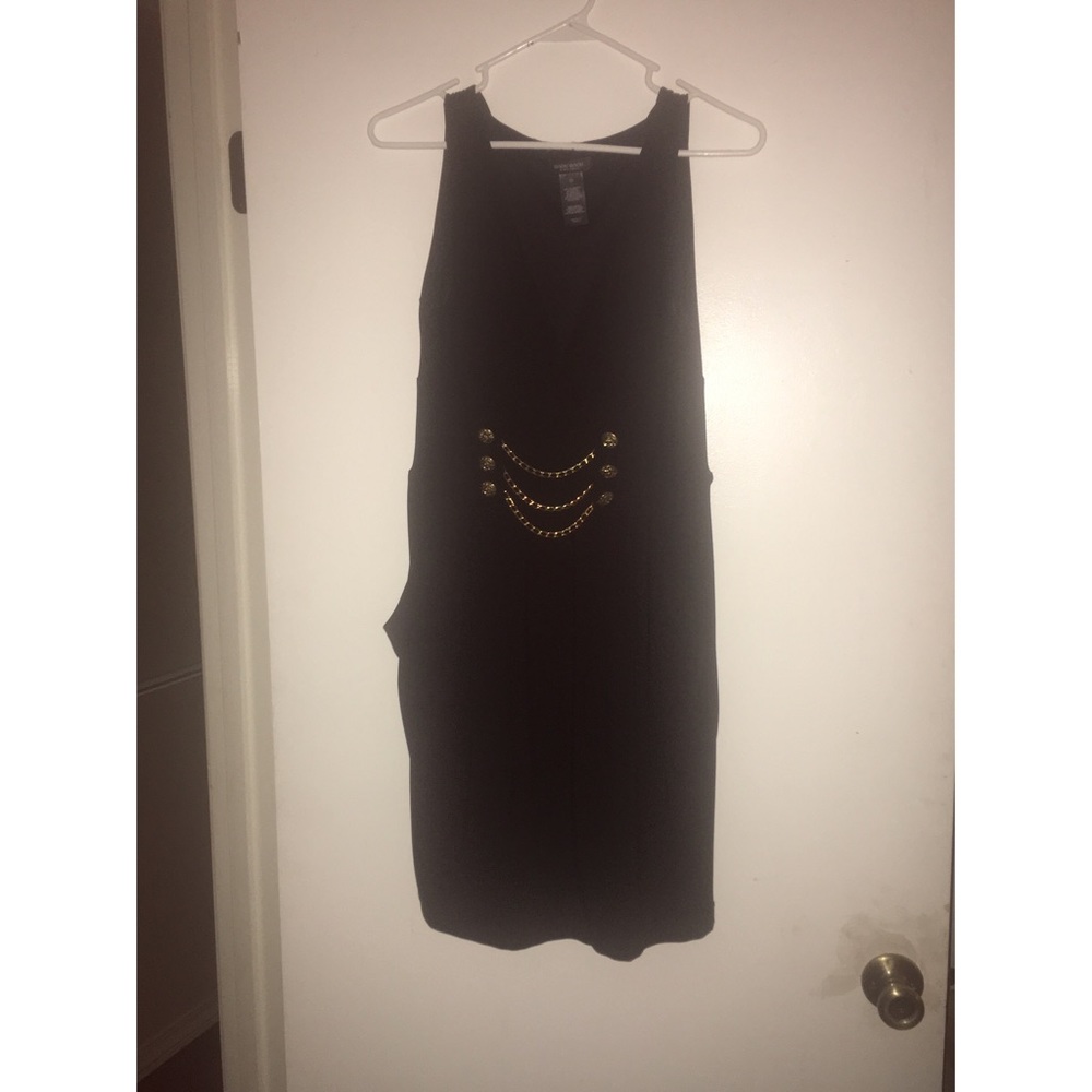 Black sleeveless dress