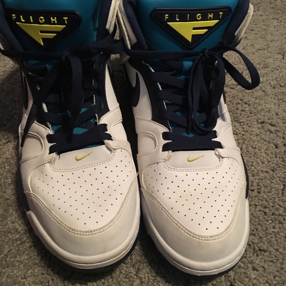 I'm selling some Nike basketball Air Falcons - Picture 2 of 6