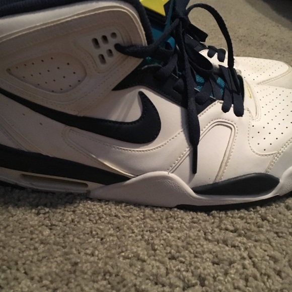 I'm selling some Nike basketball Air Falcons - Picture 3 of 6